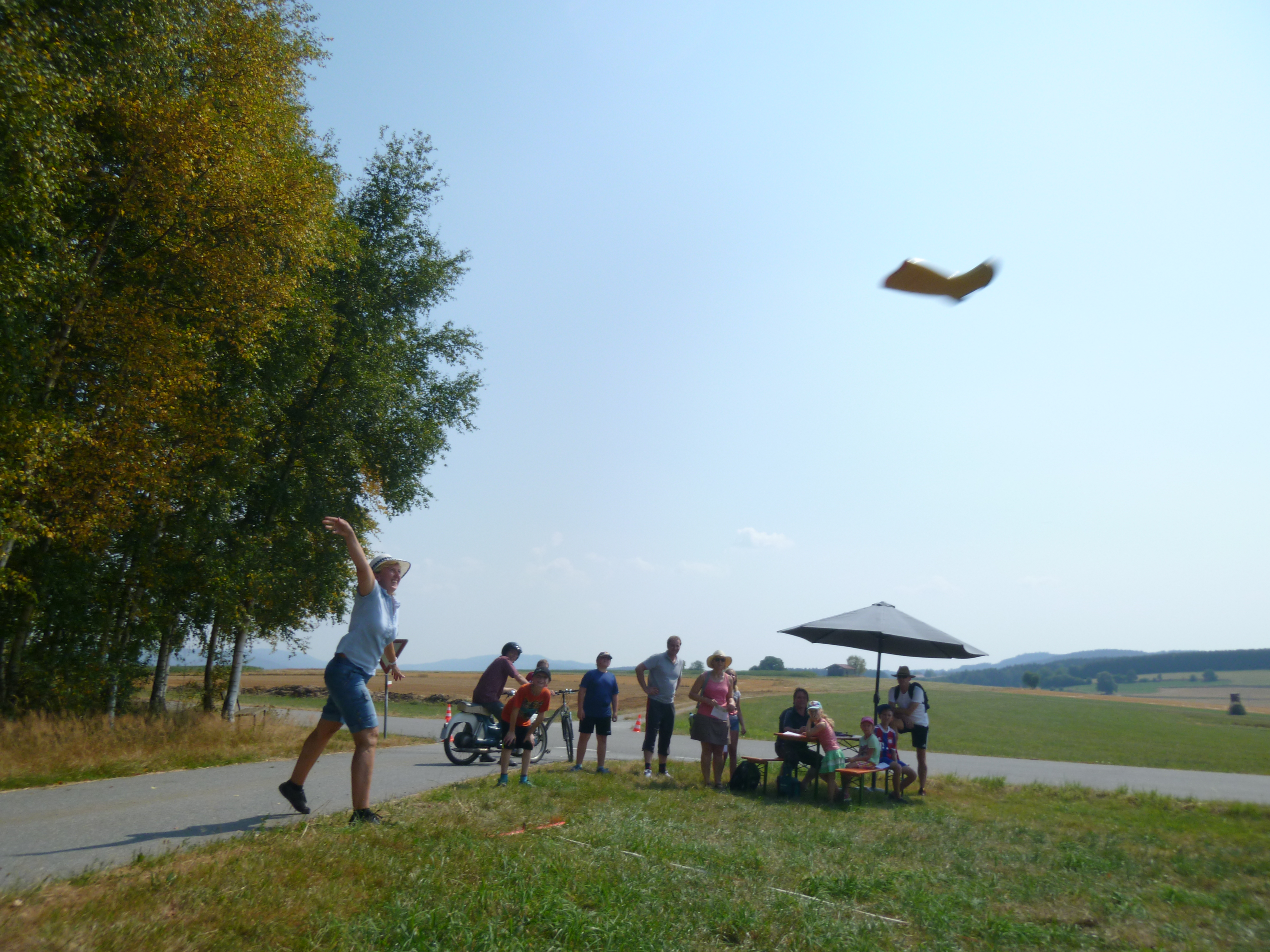 Gummistiefelweitwurf